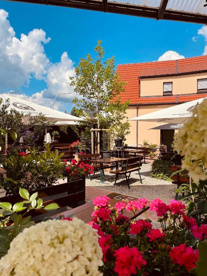 Landgasthof Zur Sonne Dillingen an der Donau Buitenkant foto